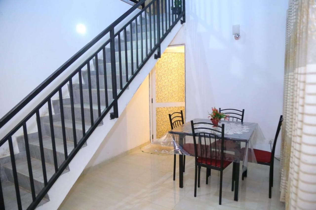White House Holiday home Nuwara Eliya