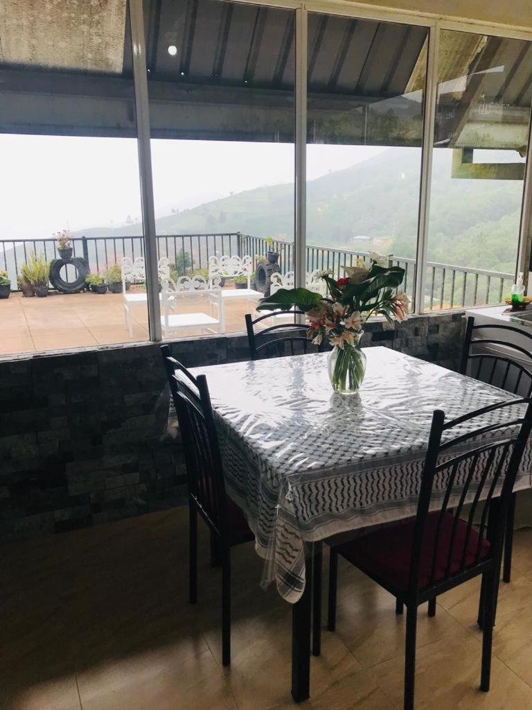 White House Holiday home Nuwara Eliya